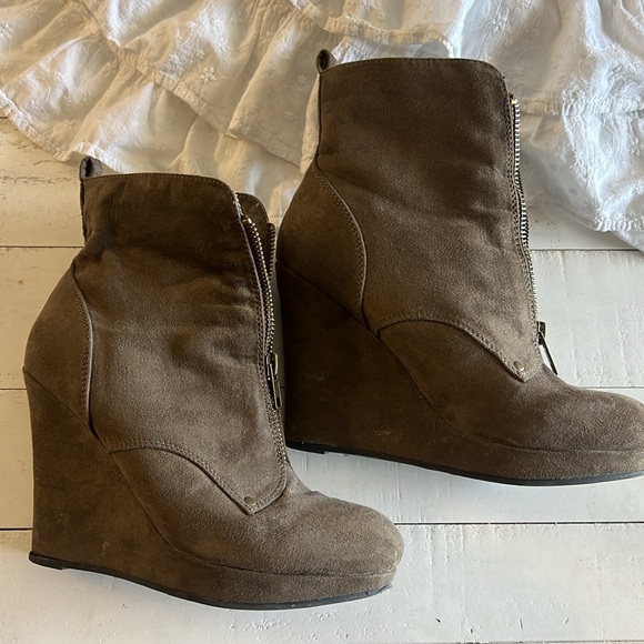 Qupid Fur Booties - Picture 2 of 7